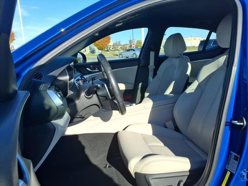 Used 2022 Genesis G70 2.0T image 12