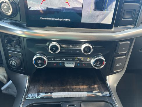 Used 2021 Ford F150 Lariat image 31