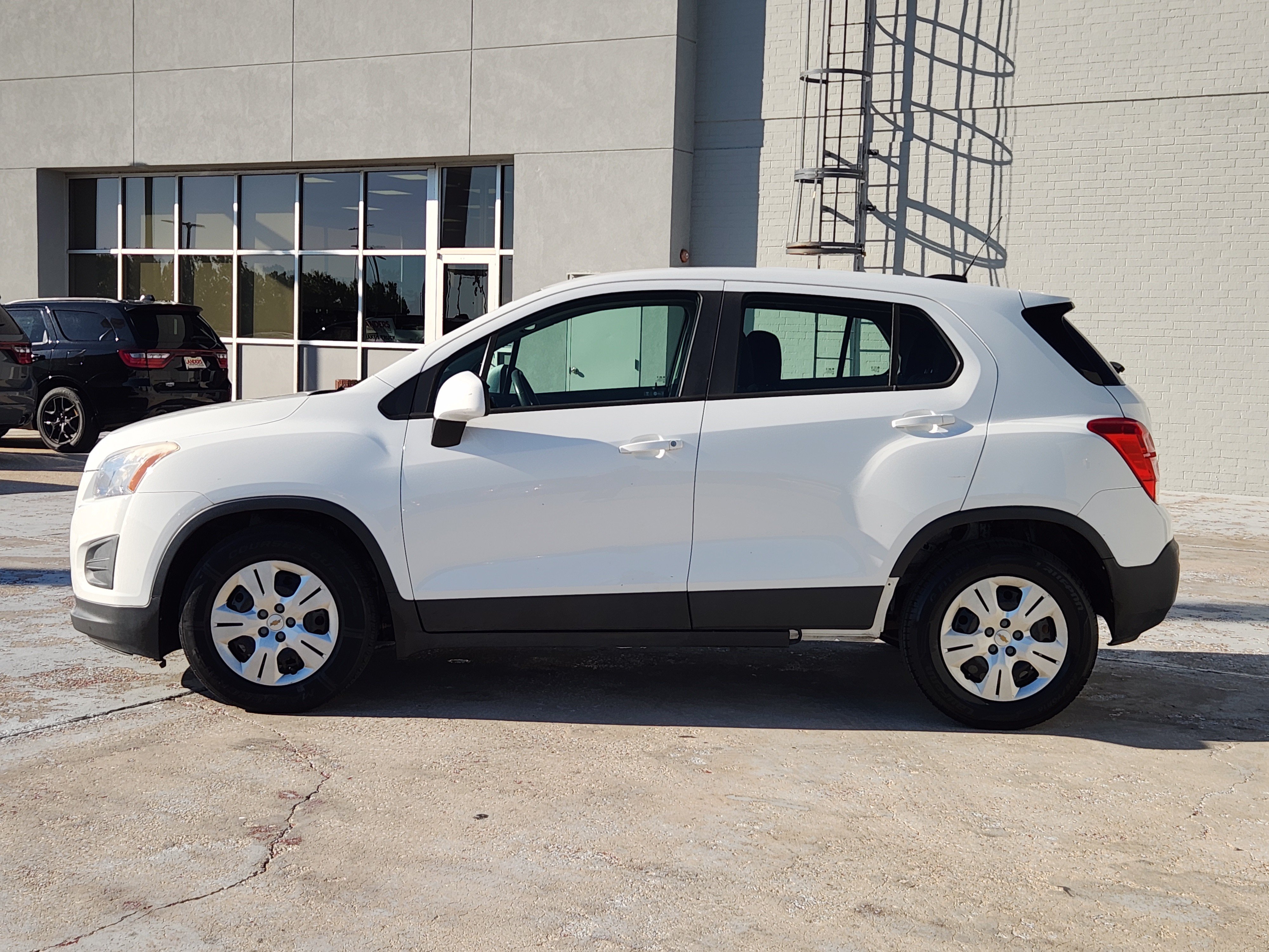 Used 2016 Chevrolet Trax LS FWD image 4