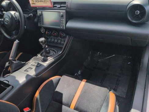 Certified 2025 Toyota GR86 Hakone Edition RWD image 29