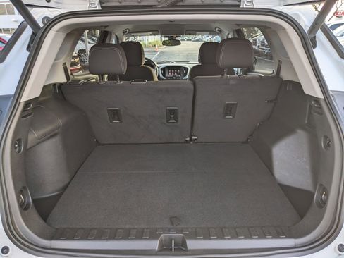 Used 2023 GMC Terrain SLE w/ Driver Convenience Package image 10