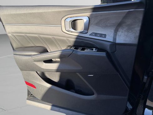 Certified 2025 Kia Sorento SX Prestige image 25