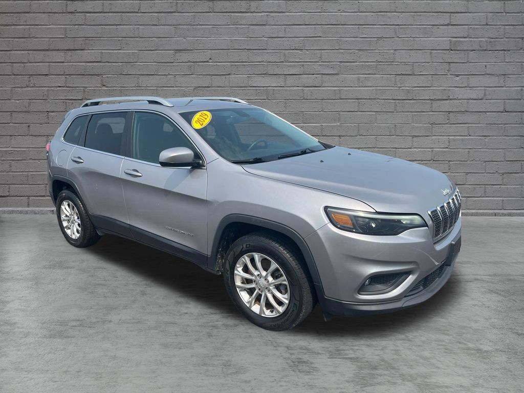 Used 2019 Jeep Cherokee Latitude w/ Popular Appearance Group AWD/4WD image 7