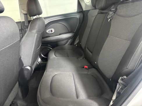 Used 2018 Kia Soul + FWD image 22