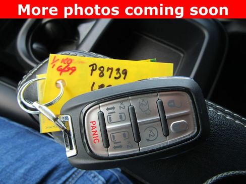Used 2026 Chrysler Pacifica Select FWD image 18