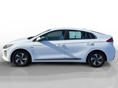 Used 2017 Hyundai Ioniq SEL FWD image 2