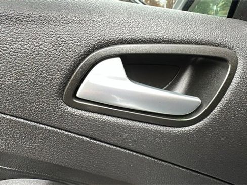 Used 2019 Ford Escape SE image 28