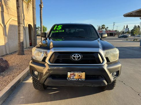 Used 2015 Toyota Tacoma PreRunner w/ SR5 Package RWD image 2