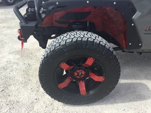 Used 2021 Jeep Wrangler Rubicon AWD/4WD image 9