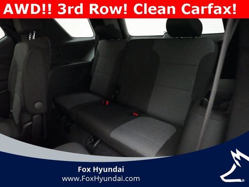 Used 2023 Chevrolet Traverse LT image 17