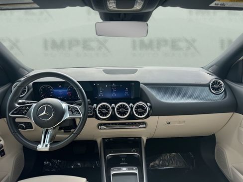 Used 2025 Mercedes-Benz GLA 250 image 12