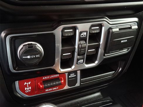 Used 2022 Jeep Gladiator Mojave w/ Cold Weather Group image 26