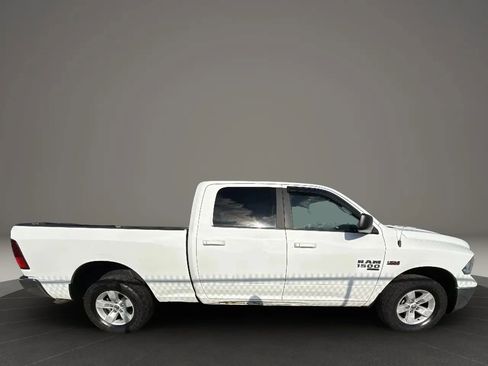 Used 2019 RAM 1500 Classic SLT AWD/4WD image 4