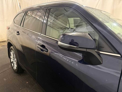 Used 2024 Toyota Highlander Limited image 11