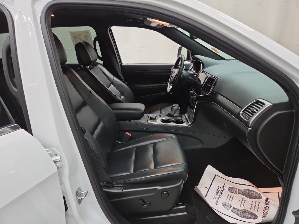 Used 2019 Jeep Grand Cherokee Limited AWD/4WD image 12