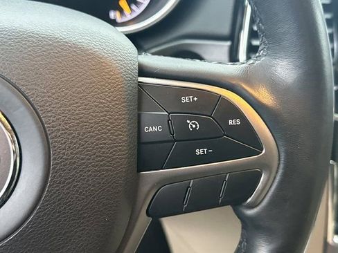 Used 2019 Jeep Grand Cherokee Limited image 30