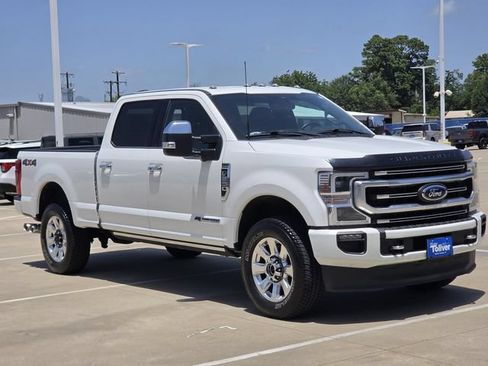 Used 2022 Ford F250 Platinum AWD/4WD image 2