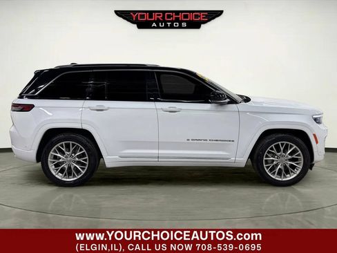 Used 2023 Jeep Grand Cherokee Summit AWD/4WD image 9