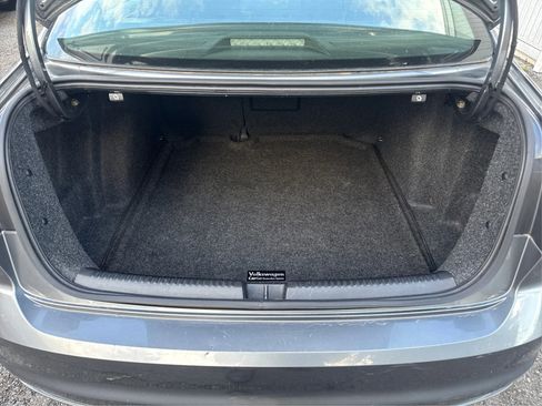 Used 2017 Volkswagen Jetta SEL image 16