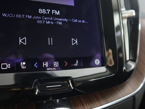 Used 2023 Volvo XC60 B5 Plus w/ Climate Package image 52