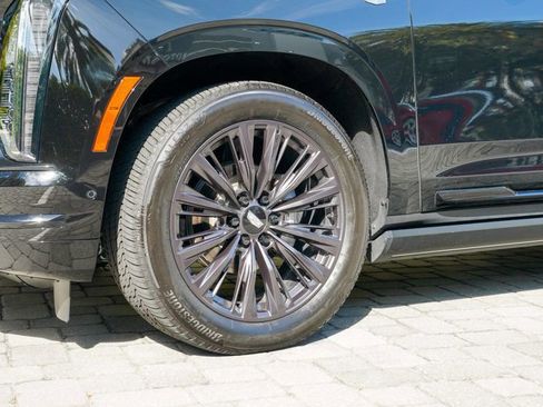 Used 2025 Cadillac Escalade Sport Platinum w/ LPO, ONYX Package image 43