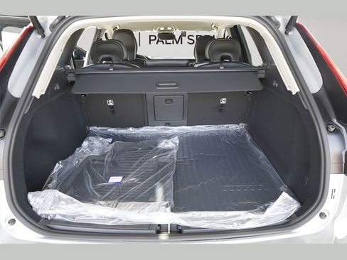 New 2025 Volvo XC60 B5 Core w/ Climate Package image 20