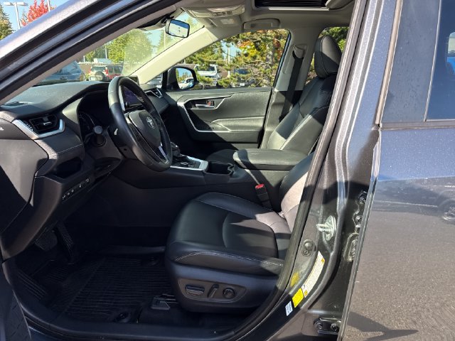 Used 2023 Toyota RAV4 XLE Premium AWD/4WD image 15