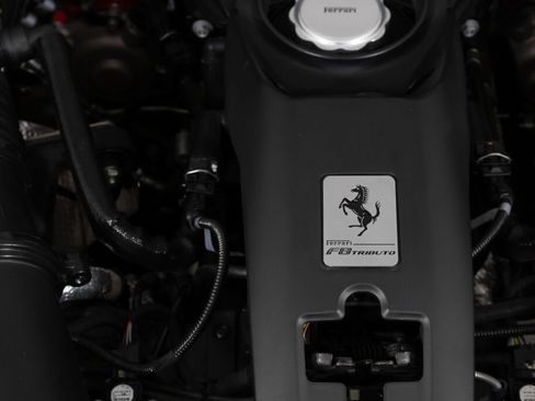Used 2022 Ferrari F8 Tributo RWD image 22