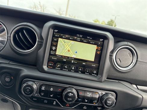 Used 2022 Jeep Wrangler Unlimited Sahara w/ Cold Weather Group image 23