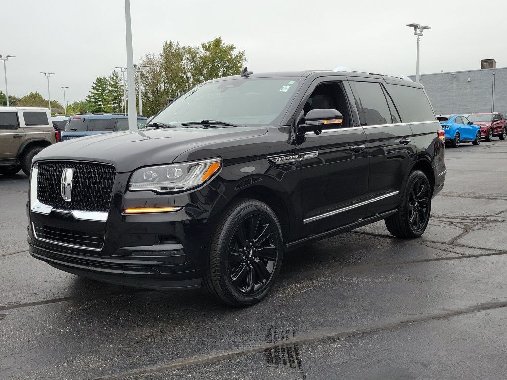 Certified 2023 Lincoln Navigator Reserve AWD/4WD image 8