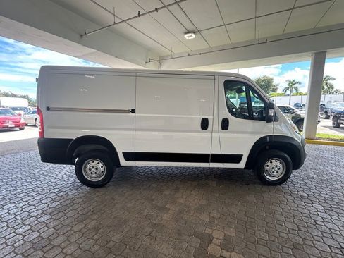 Used 2023 RAM ProMaster 2500 w/ Convenience Group image 3