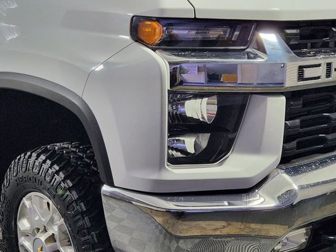 Used 2023 Chevrolet Silverado 2500 LT w/ Convenience Package image 8