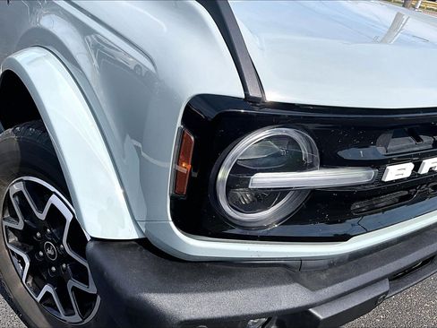 Used 2022 Ford Bronco Outer Banks AWD/4WD image 27