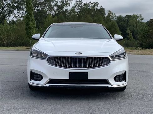 Used 2019 Kia Cadenza Technology image 2
