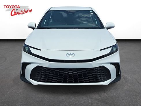 Used 2026 Toyota Camry SE FWD image 2