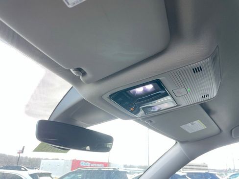 Certified 2025 Volkswagen Atlas SE w/ Black Wheel Package image 26