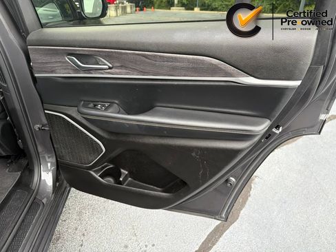 Certified 2022 Jeep Grand Cherokee L Limited AWD/4WD image 23