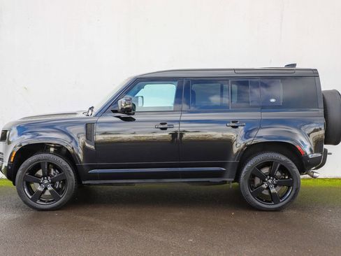 Used 2024 Land Rover Defender 110 V8 image 18
