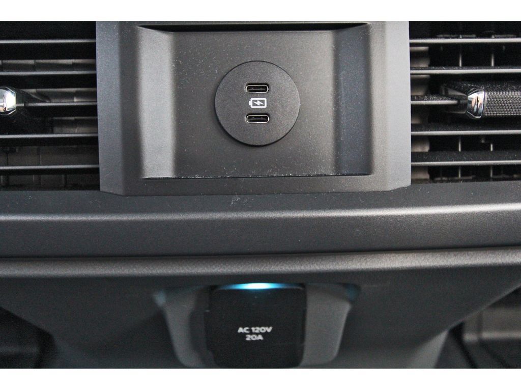 Used 2025 Ford F150 Lightning XLT AWD/4WD image 13