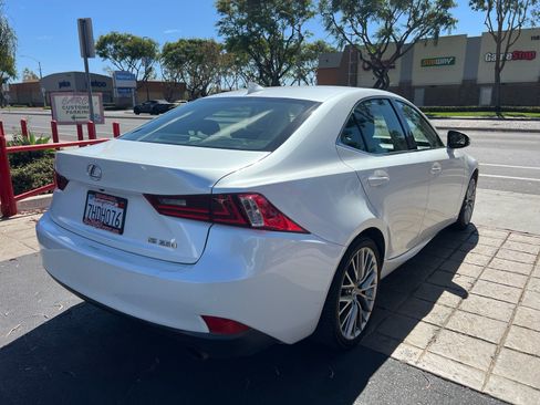 Used 2014 Lexus IS 250 w/ Navigation Package RWD image 9