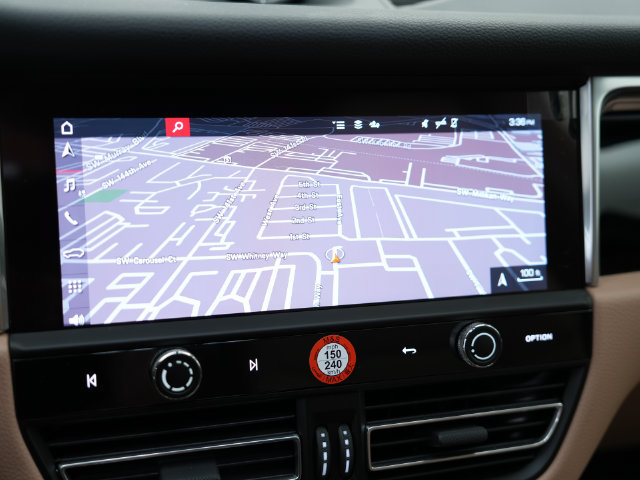 Certified 2026 Porsche Macan AWD/4WD image 20