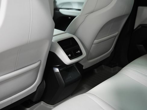 Used 2024 Cadillac Lyriq Luxury AWD/4WD image 25
