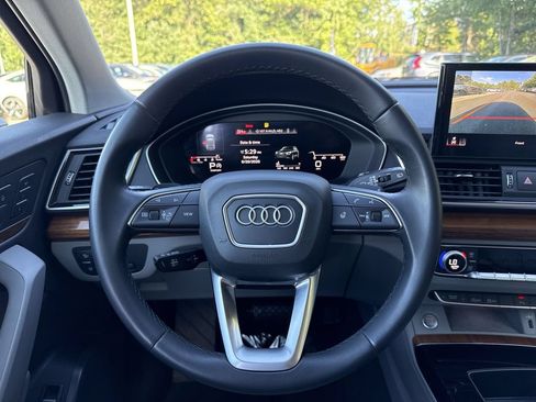 Used 2022 Audi Q5 2.0T Premium Plus w/ Premium Plus Package AWD/4WD image 11