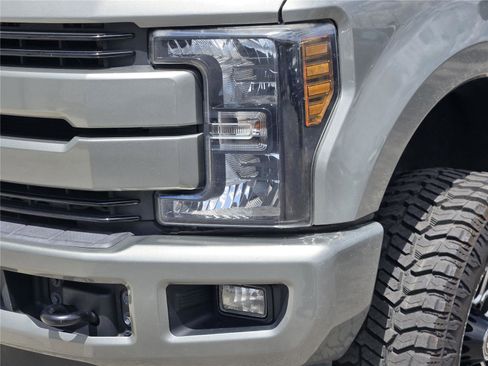 Used 2019 Ford F250 Lariat w/ Lariat Ultimate Package AWD/4WD image 10