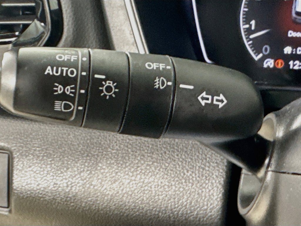 Used 2023 Honda Pilot Sport image 11