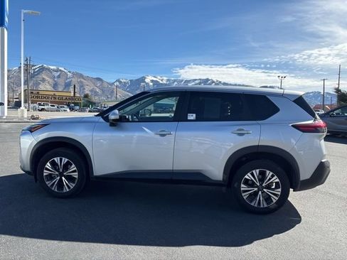 Used 2023 Nissan Rogue SV image 6