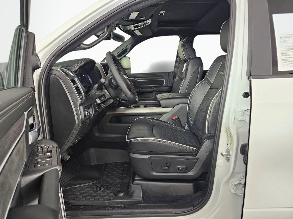 New 2026 RAM 3500 Laramie AWD/4WD image 19