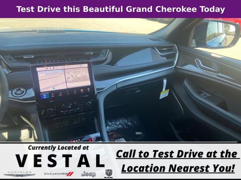 New 2023 Jeep Grand Cherokee Trailhawk w/ Luxury Tech Group III image 20