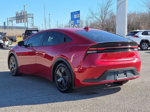 Used 2024 Toyota Prius LE image 4