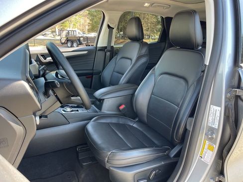 Used 2021 Ford Escape SEL w/ Technology Package image 19